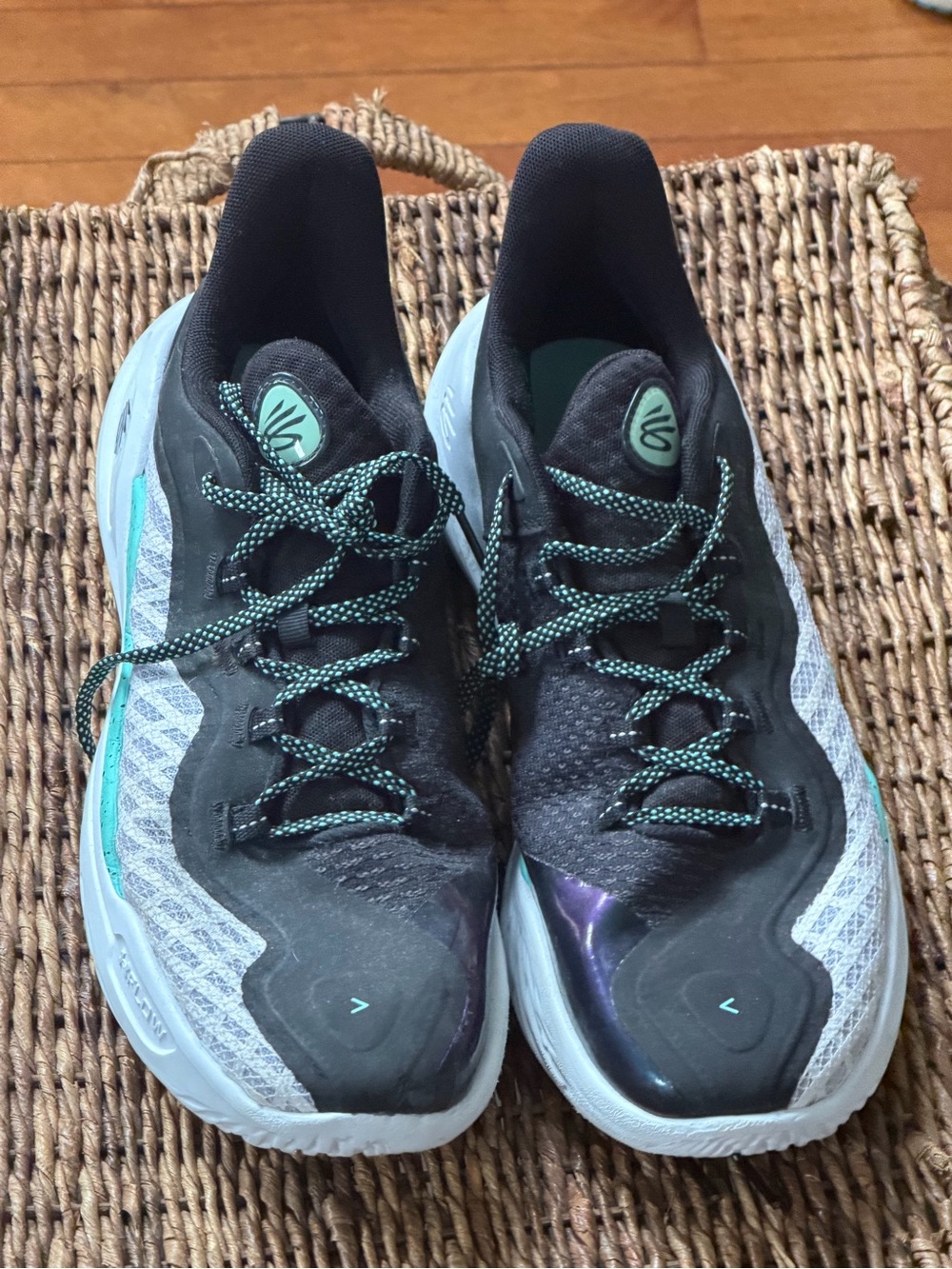 Under Armour Men’s Curry basketball shoe